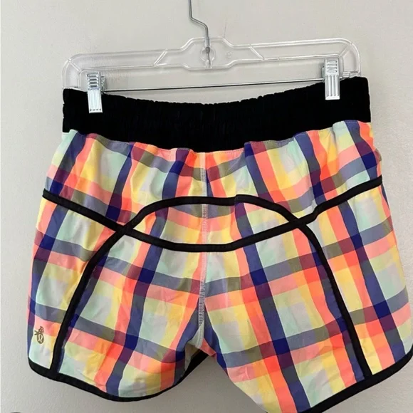 ✨RARE Lululemon Seawheeze Tracker Shorts – Size 8✨ - Picture 2 of 3